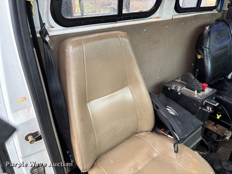 image for item EV3355 2006 Sterling Truck L9500 Series winch truck