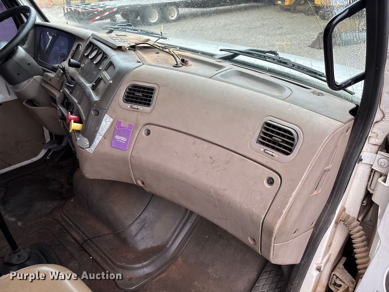 image for item EV3355 2006 Sterling Truck L9500 Series winch truck