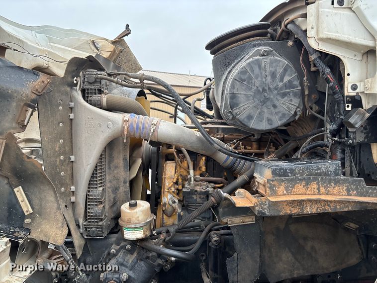 image for item EV3355 2006 Sterling Truck L9500 Series winch truck