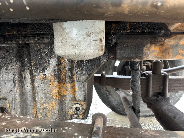 image for item EV3355 2006 Sterling Truck L9500 Series winch truck