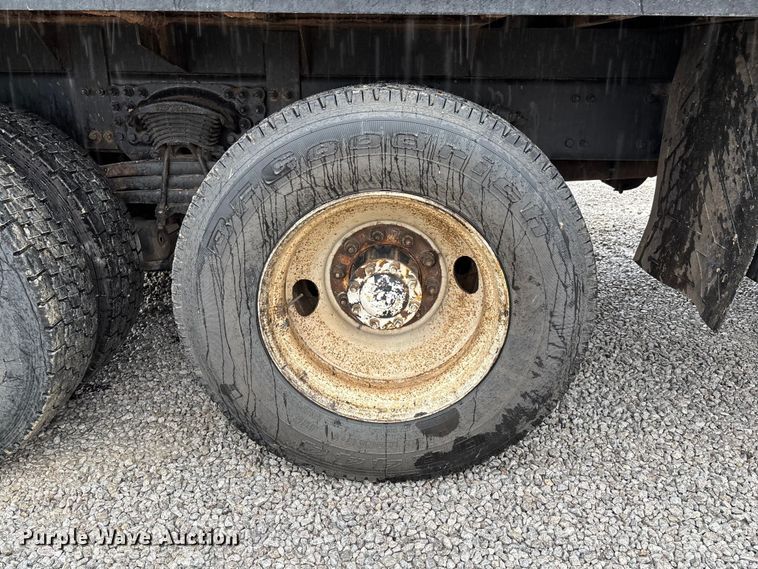 image for item EV3355 2006 Sterling Truck L9500 Series winch truck