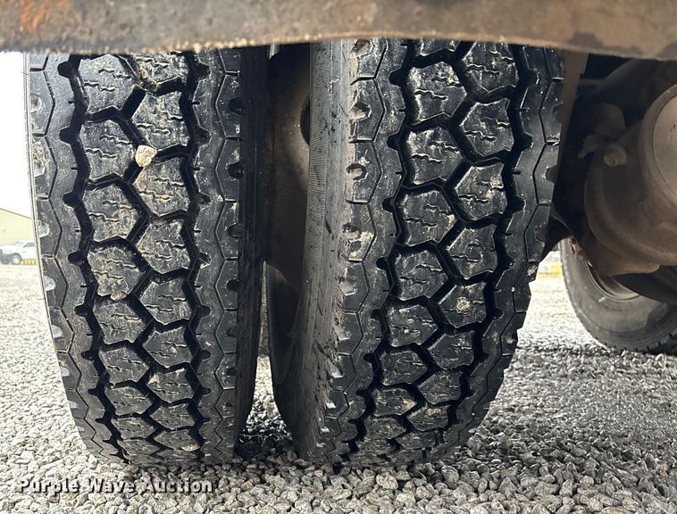 image for item EV3355 2006 Sterling Truck L9500 Series winch truck