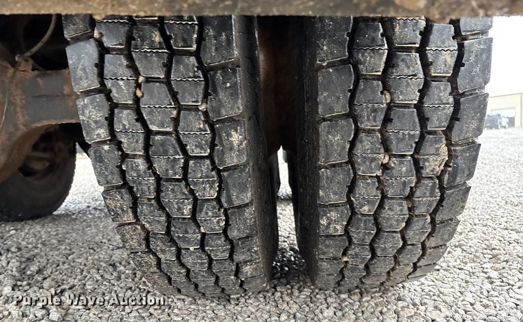 image for item EV3355 2006 Sterling Truck L9500 Series winch truck