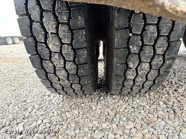 image for item EV3355 2006 Sterling Truck L9500 Series winch truck