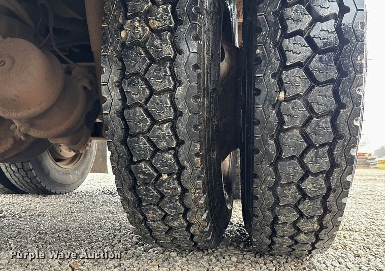 image for item EV3355 2006 Sterling Truck L9500 Series winch truck