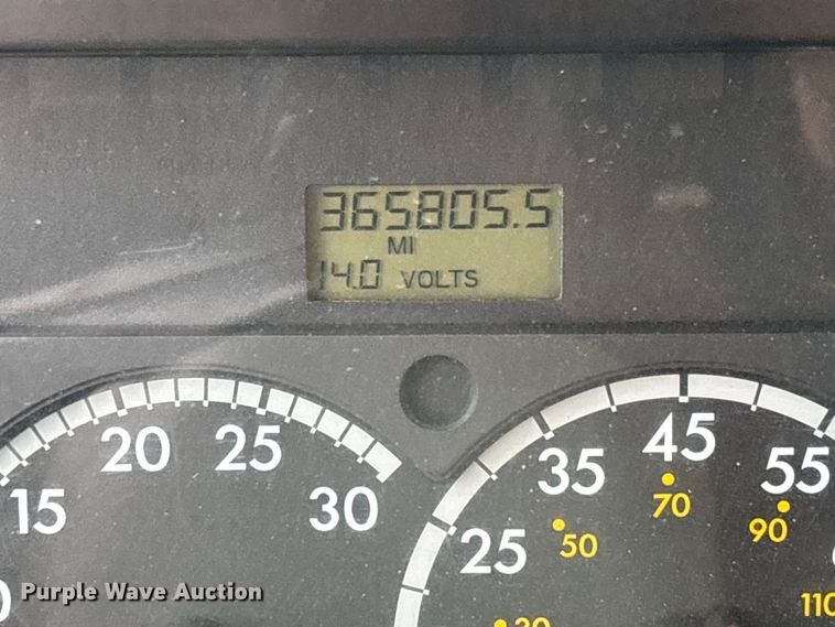 image for item EV3355 2006 Sterling Truck L9500 Series winch truck