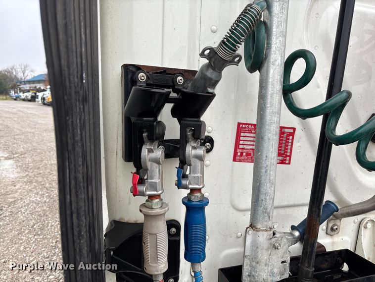 image for item EV3367 2013 Freightliner Cascadia 125 semi truck