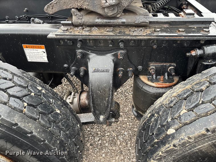 image for item EV3367 2013 Freightliner Cascadia 125 semi truck