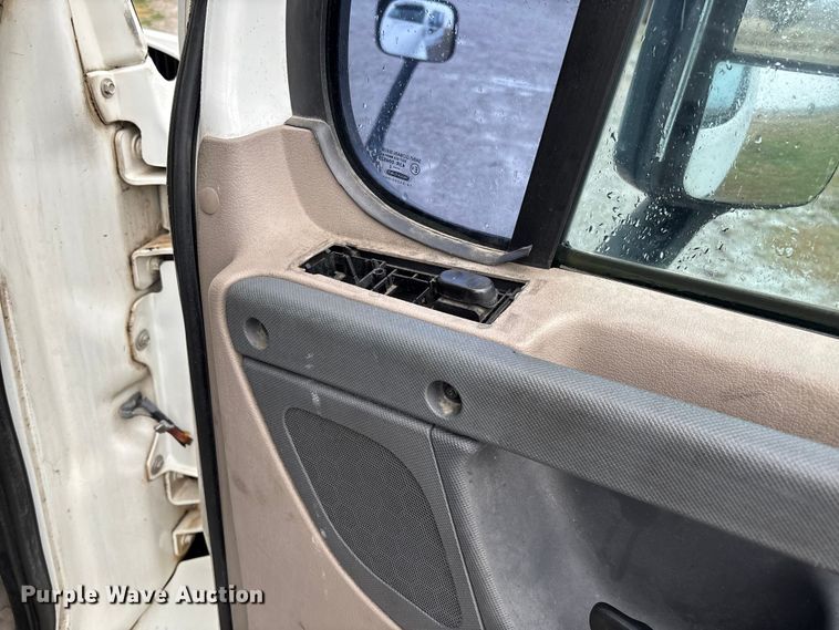 image for item EV3367 2013 Freightliner Cascadia 125 semi truck