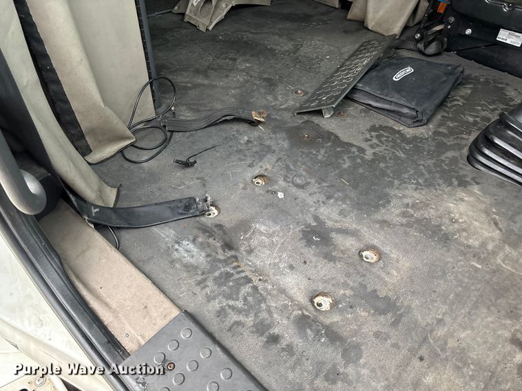 image for item EV3367 2013 Freightliner Cascadia 125 semi truck