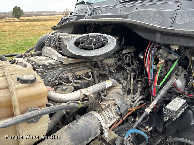 image for item EV3367 2013 Freightliner Cascadia 125 semi truck