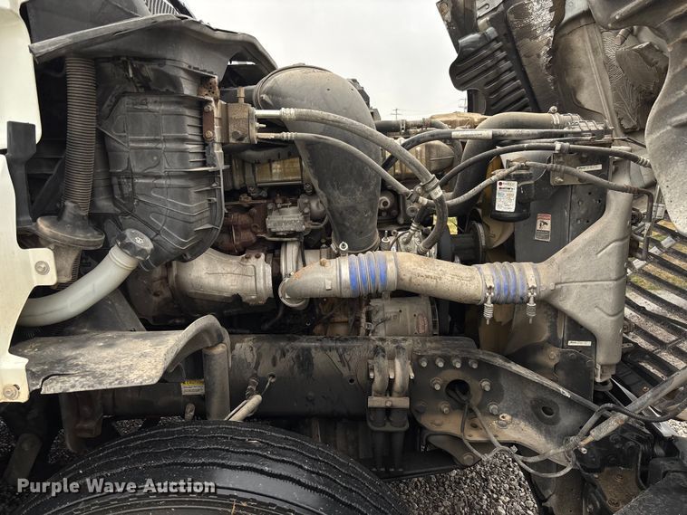 image for item EV3367 2013 Freightliner Cascadia 125 semi truck