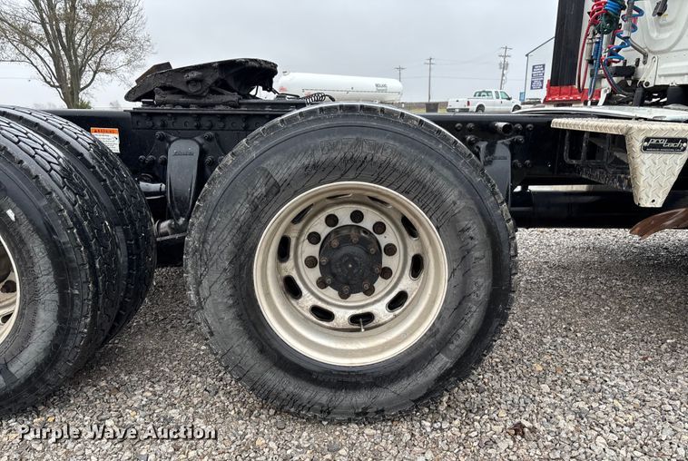 image for item EV3367 2013 Freightliner Cascadia 125 semi truck