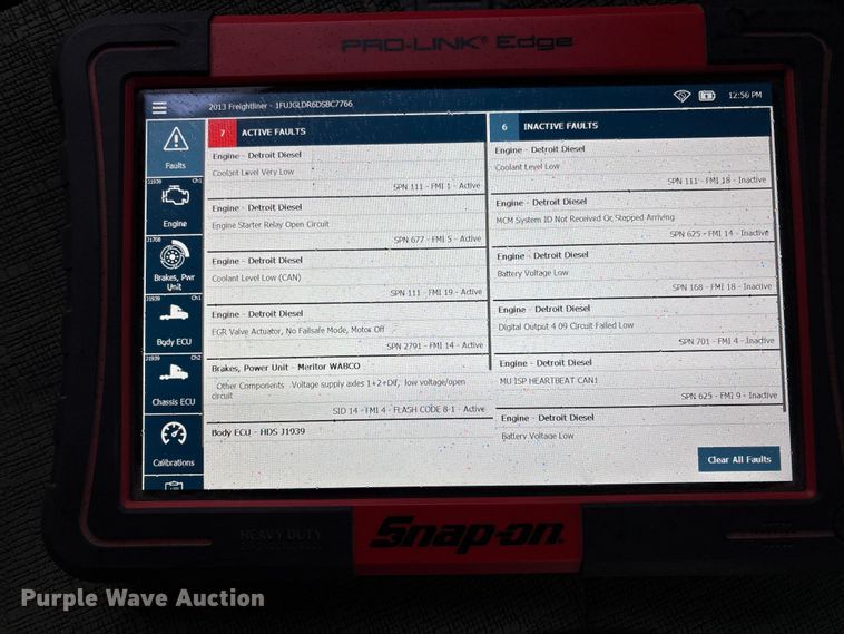 image for item EV3367 2013 Freightliner Cascadia 125 semi truck