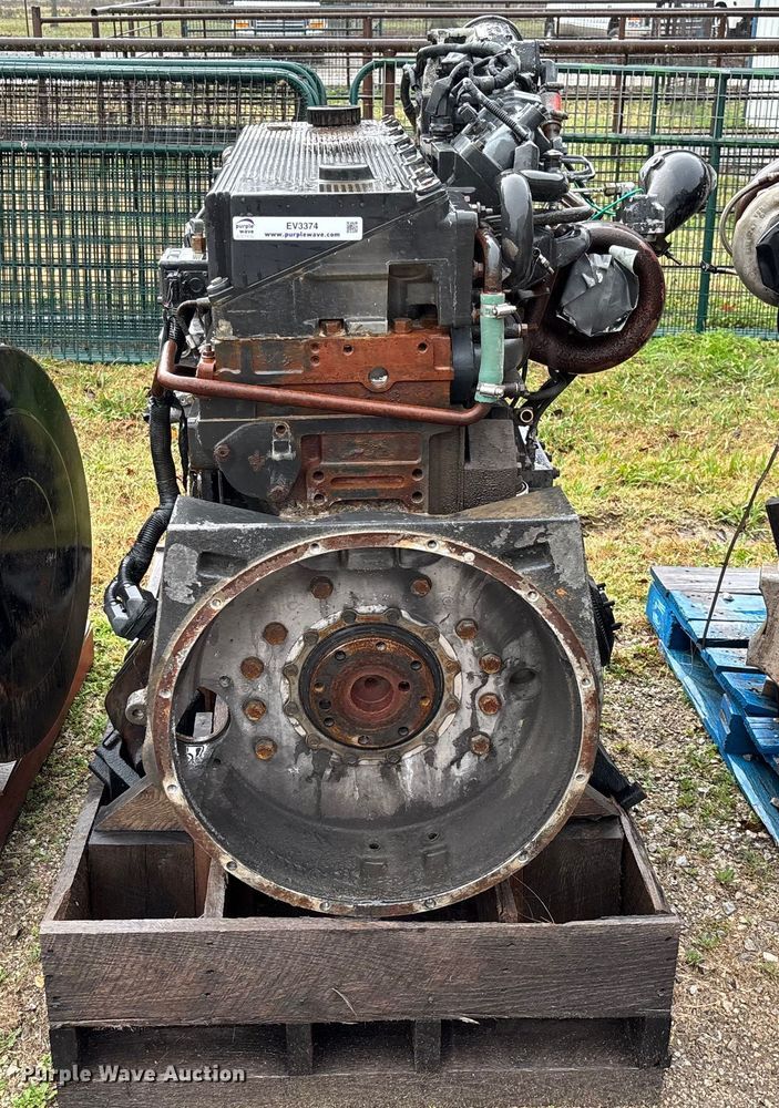 image for item EV3374 2005 Cummins ISM 320V engine