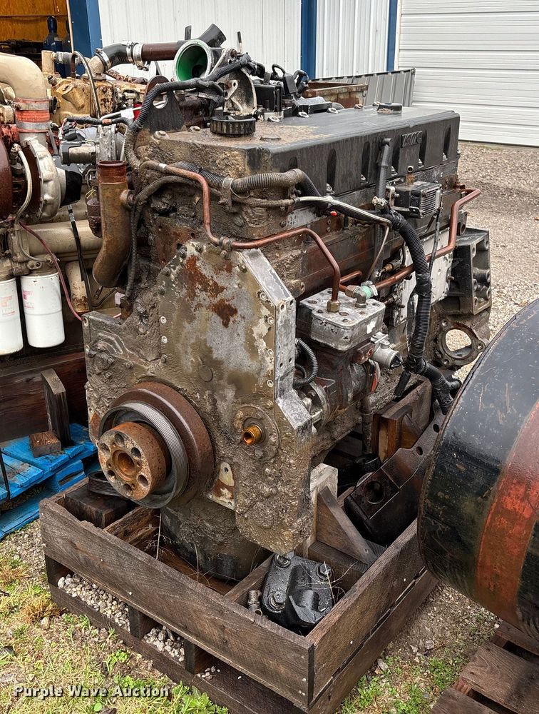 image for item EV3374 2005 Cummins ISM 320V engine