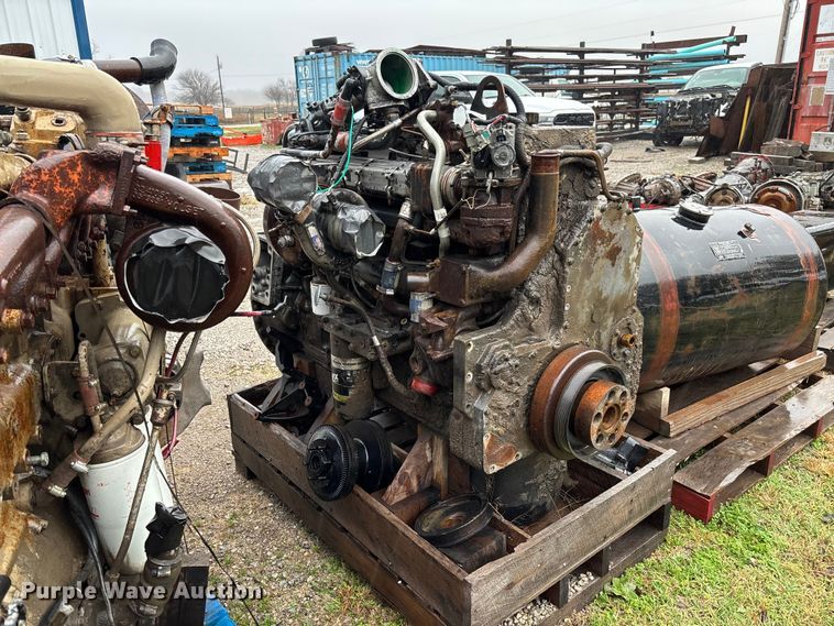 image for item EV3374 2005 Cummins ISM 320V engine