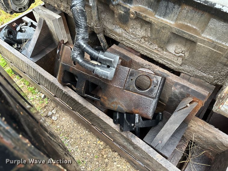 image for item EV3374 2005 Cummins ISM 320V engine