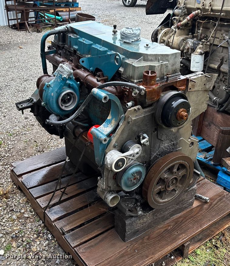 image for item EV3375 1998 International A195F engine