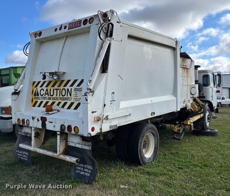 image for item EV3379 2010 Autocar Xpeditor refuse truck