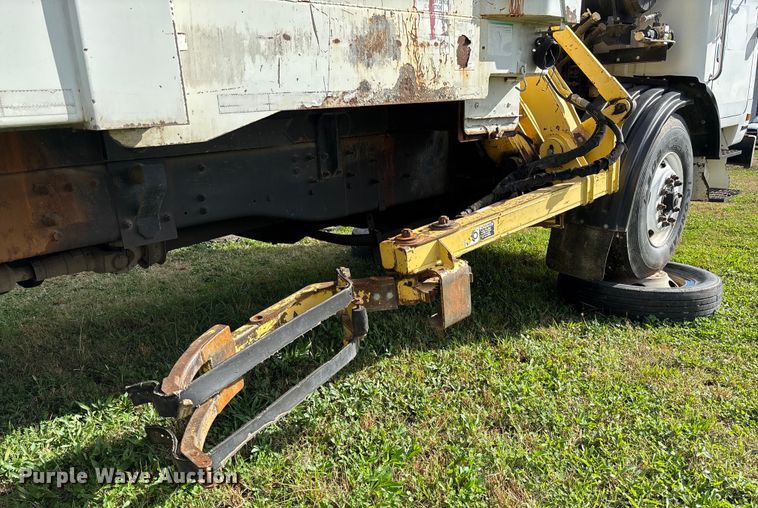 image for item EV3379 2010 Autocar Xpeditor refuse truck