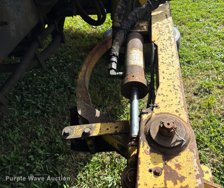 image for item EV3379 2010 Autocar Xpeditor refuse truck