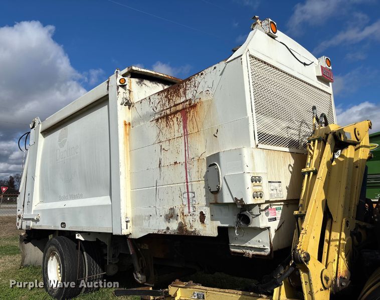 image for item EV3379 2010 Autocar Xpeditor refuse truck