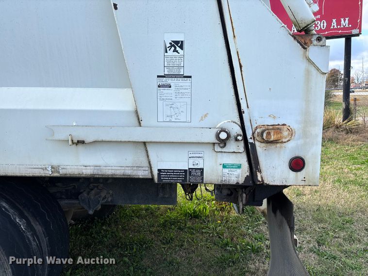 image for item EV3379 2010 Autocar Xpeditor refuse truck