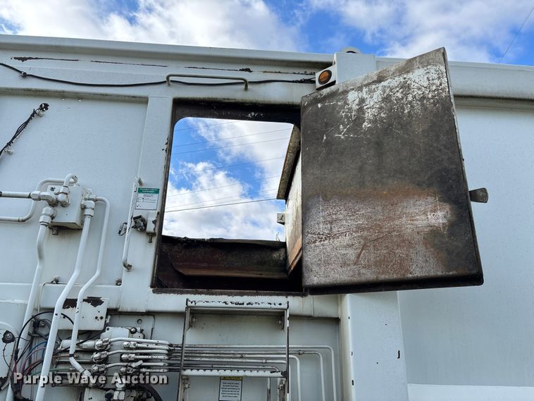 image for item EV3379 2010 Autocar Xpeditor refuse truck