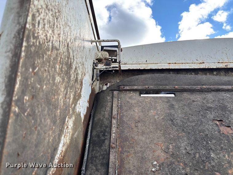 image for item EV3379 2010 Autocar Xpeditor refuse truck