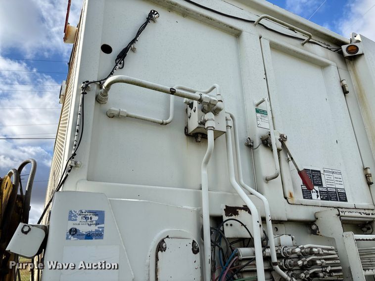 image for item EV3379 2010 Autocar Xpeditor refuse truck