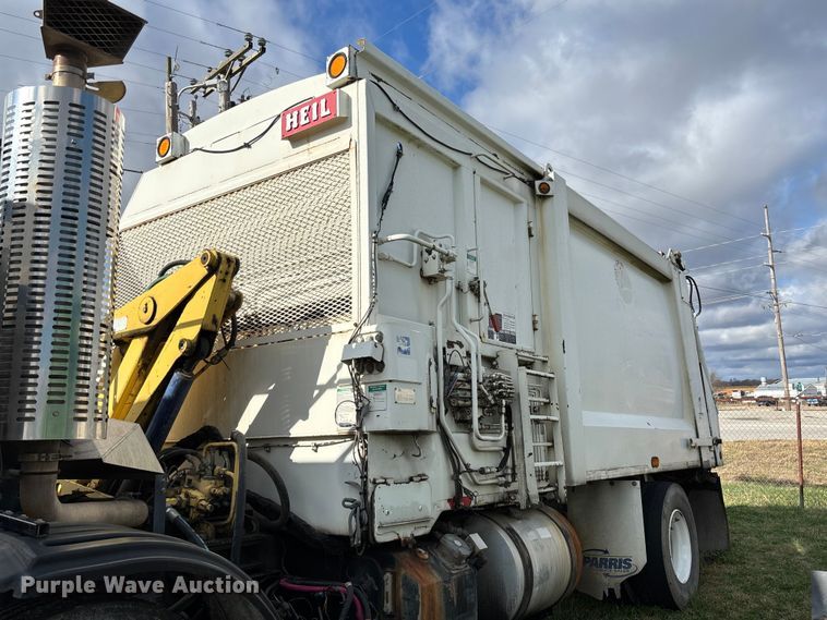 image for item EV3379 2010 Autocar Xpeditor refuse truck
