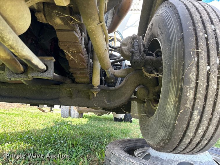 image for item EV3379 2010 Autocar Xpeditor refuse truck