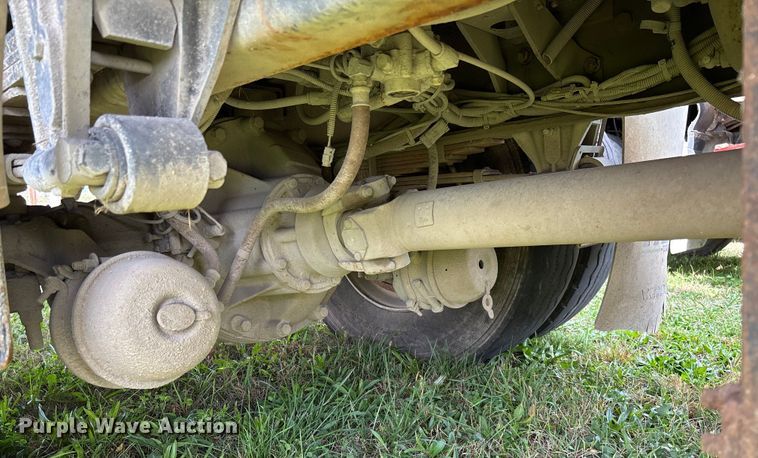 image for item EV3379 2010 Autocar Xpeditor refuse truck