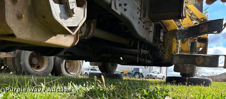 image for item EV3379 2010 Autocar Xpeditor refuse truck