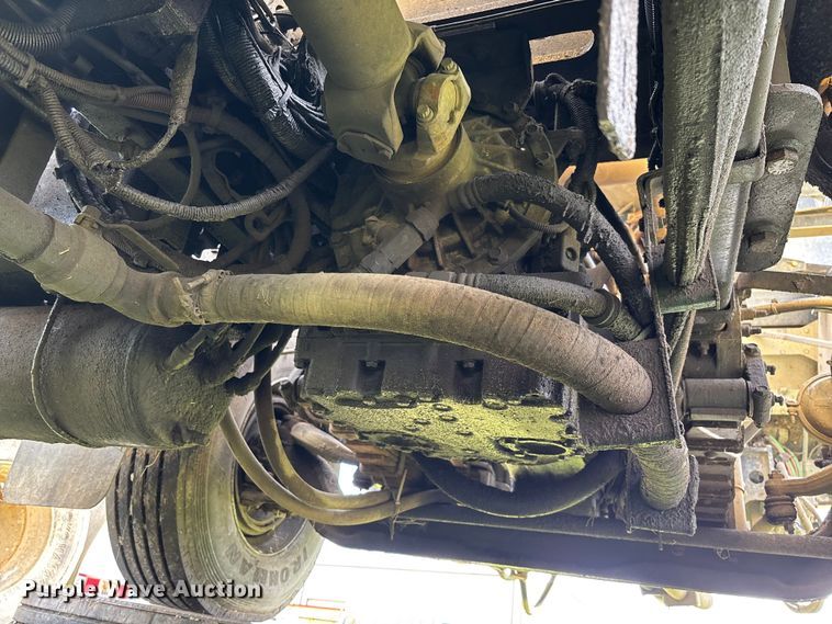 image for item EV3379 2010 Autocar Xpeditor refuse truck