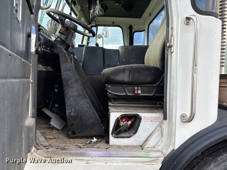 image for item EV3379 2010 Autocar Xpeditor refuse truck