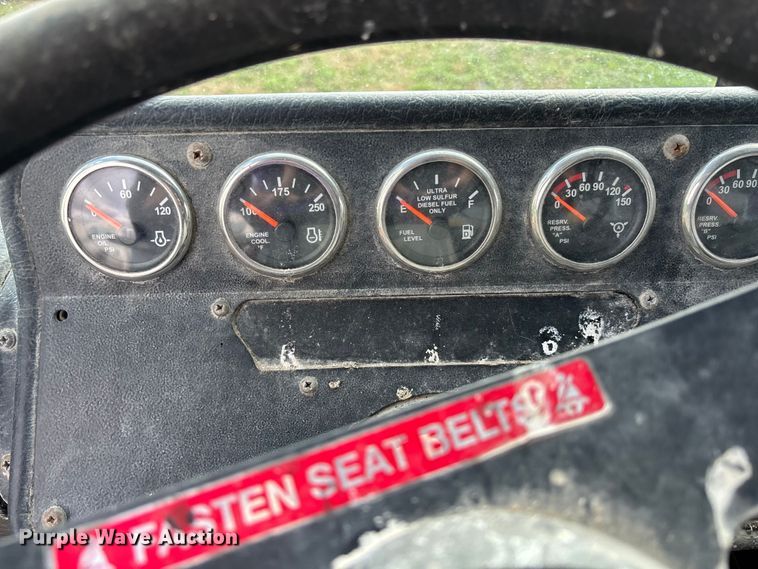 image for item EV3379 2010 Autocar Xpeditor refuse truck