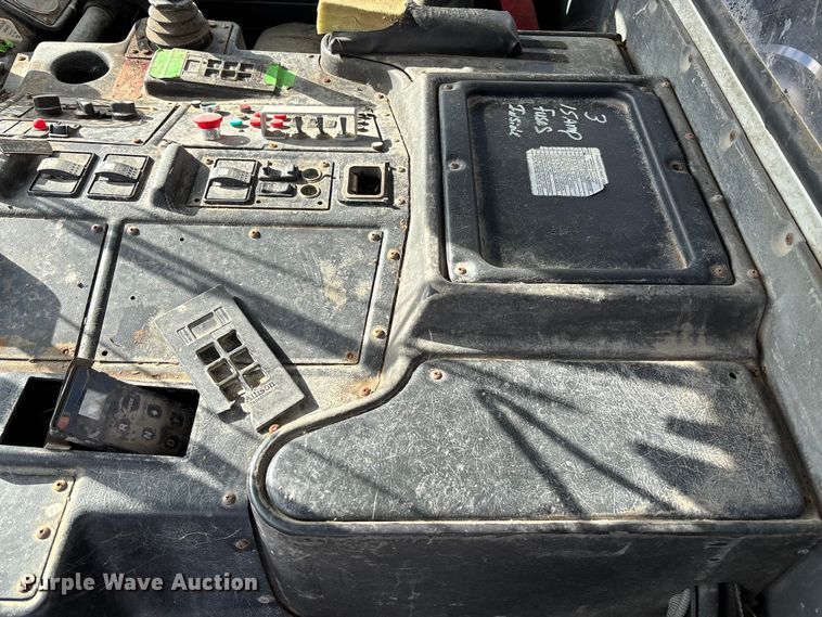 image for item EV3379 2010 Autocar Xpeditor refuse truck