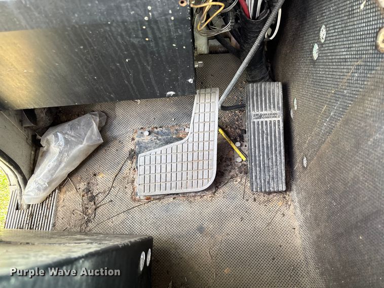 image for item EV3379 2010 Autocar Xpeditor refuse truck