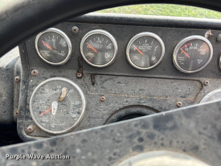 image for item EV3379 2010 Autocar Xpeditor refuse truck