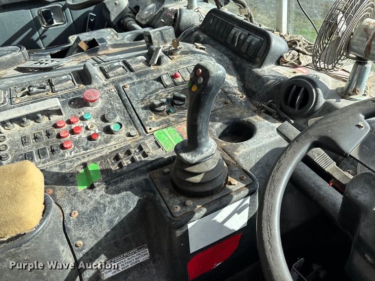 image for item EV3379 2010 Autocar Xpeditor refuse truck