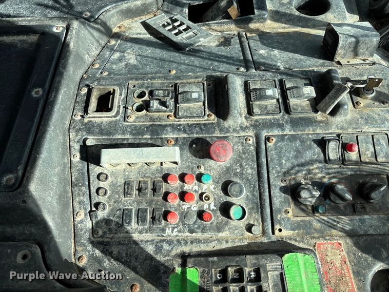 image for item EV3379 2010 Autocar Xpeditor refuse truck