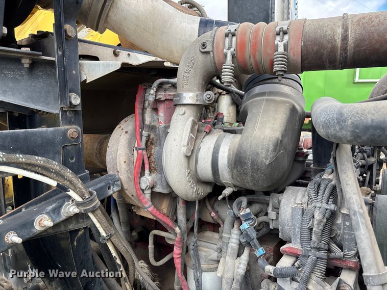 image for item EV3379 2010 Autocar Xpeditor refuse truck