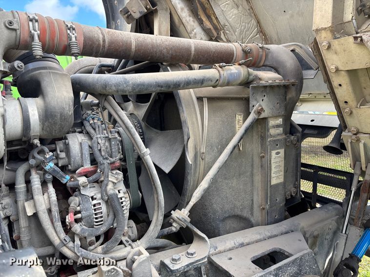 image for item EV3379 2010 Autocar Xpeditor refuse truck