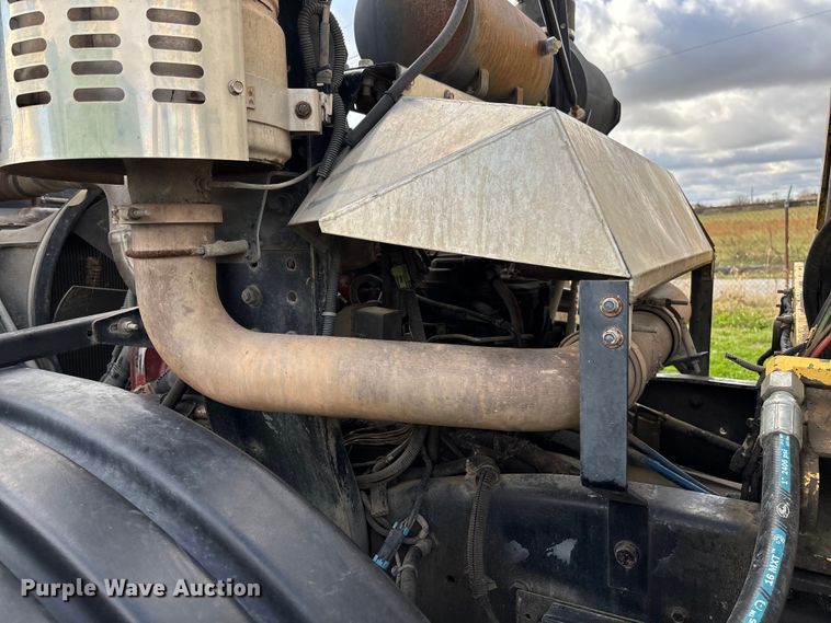 image for item EV3379 2010 Autocar Xpeditor refuse truck