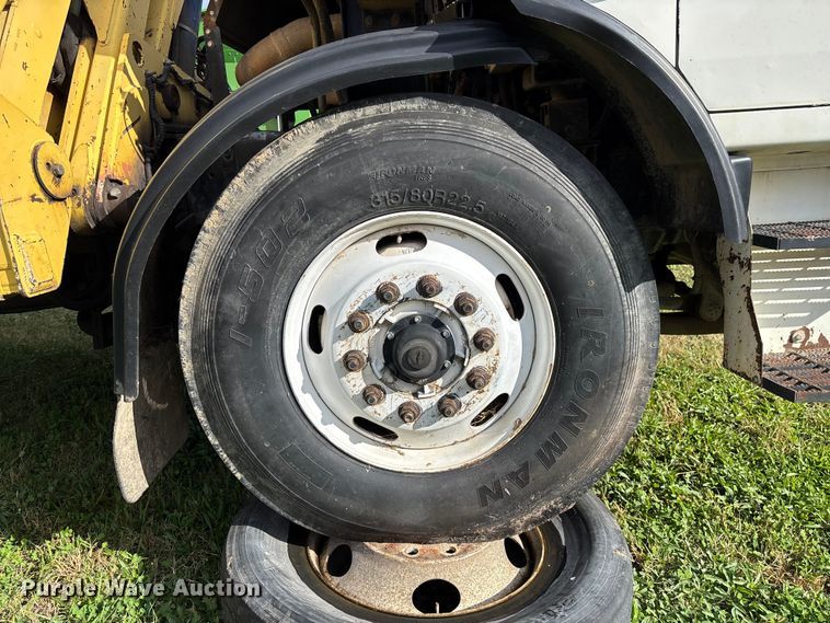 image for item EV3379 2010 Autocar Xpeditor refuse truck