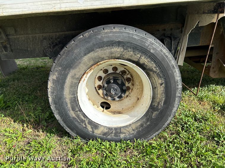 image for item EV3379 2010 Autocar Xpeditor refuse truck