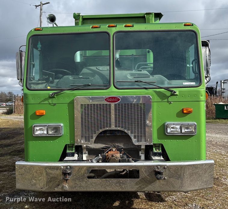 image for item EV3382 2009 Peterbilt 320 refuse truck