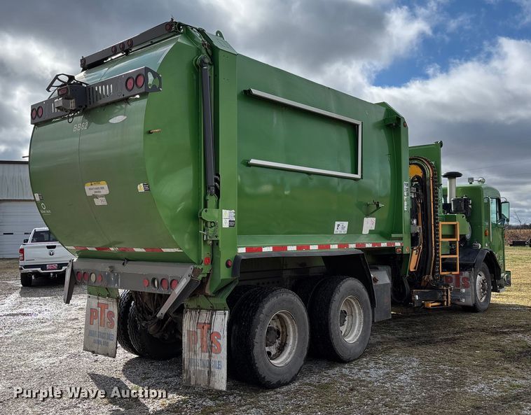 image for item EV3382 2009 Peterbilt 320 refuse truck
